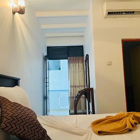 Crystal Wave Holiday Resort Polhena Matara Extérieur photo