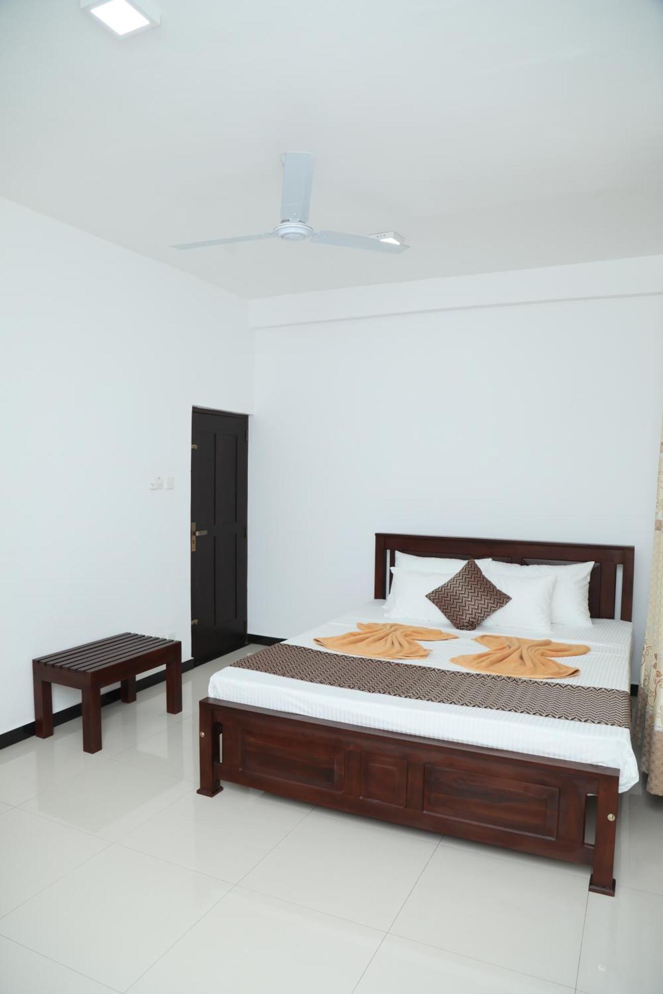 Crystal Wave Holiday Resort Polhena Matara Extérieur photo