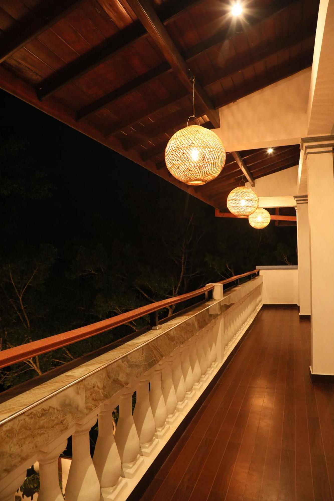 Crystal Wave Holiday Resort Polhena Matara Extérieur photo