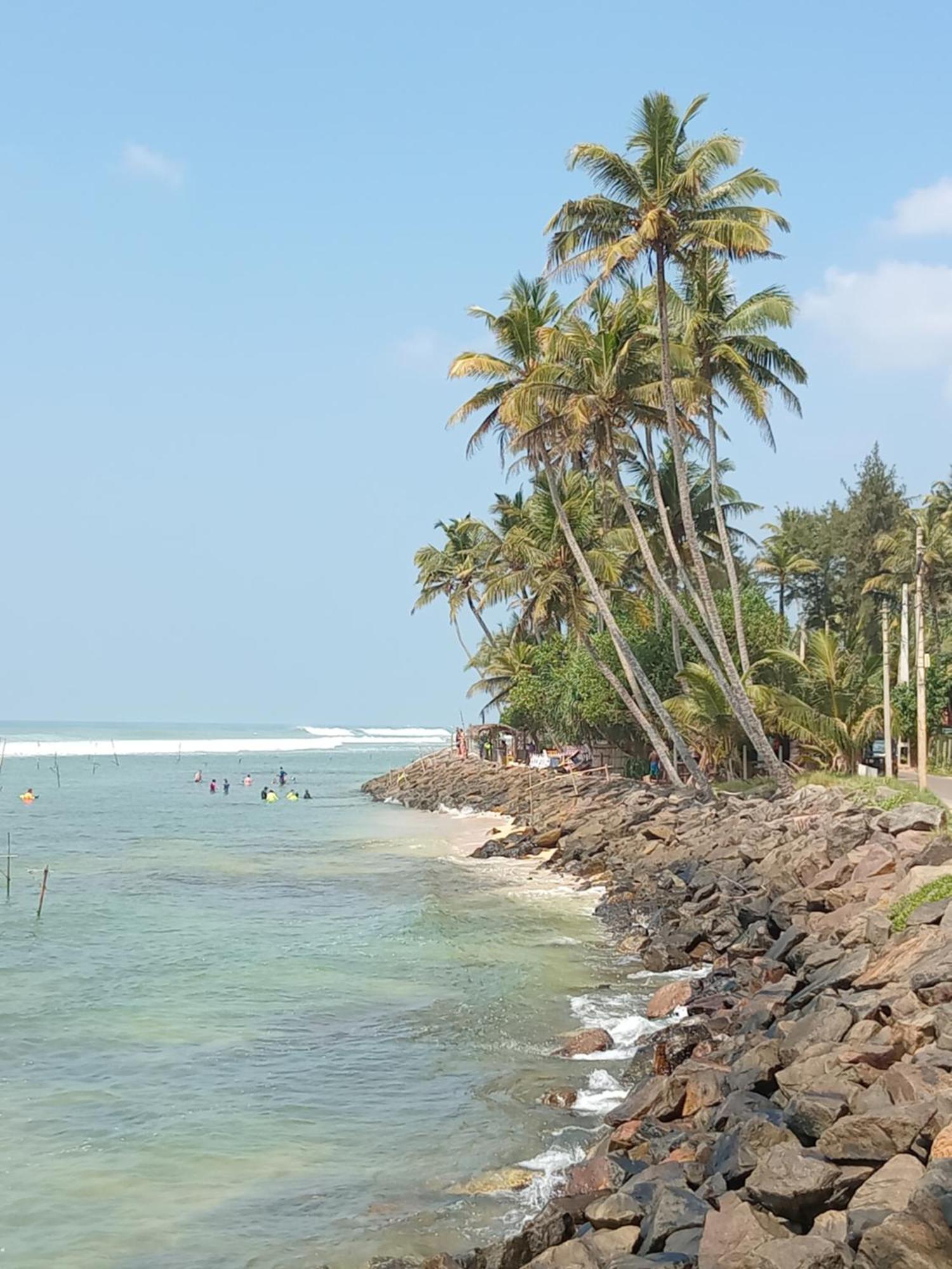 Crystal Wave Holiday Resort Polhena Matara Extérieur photo