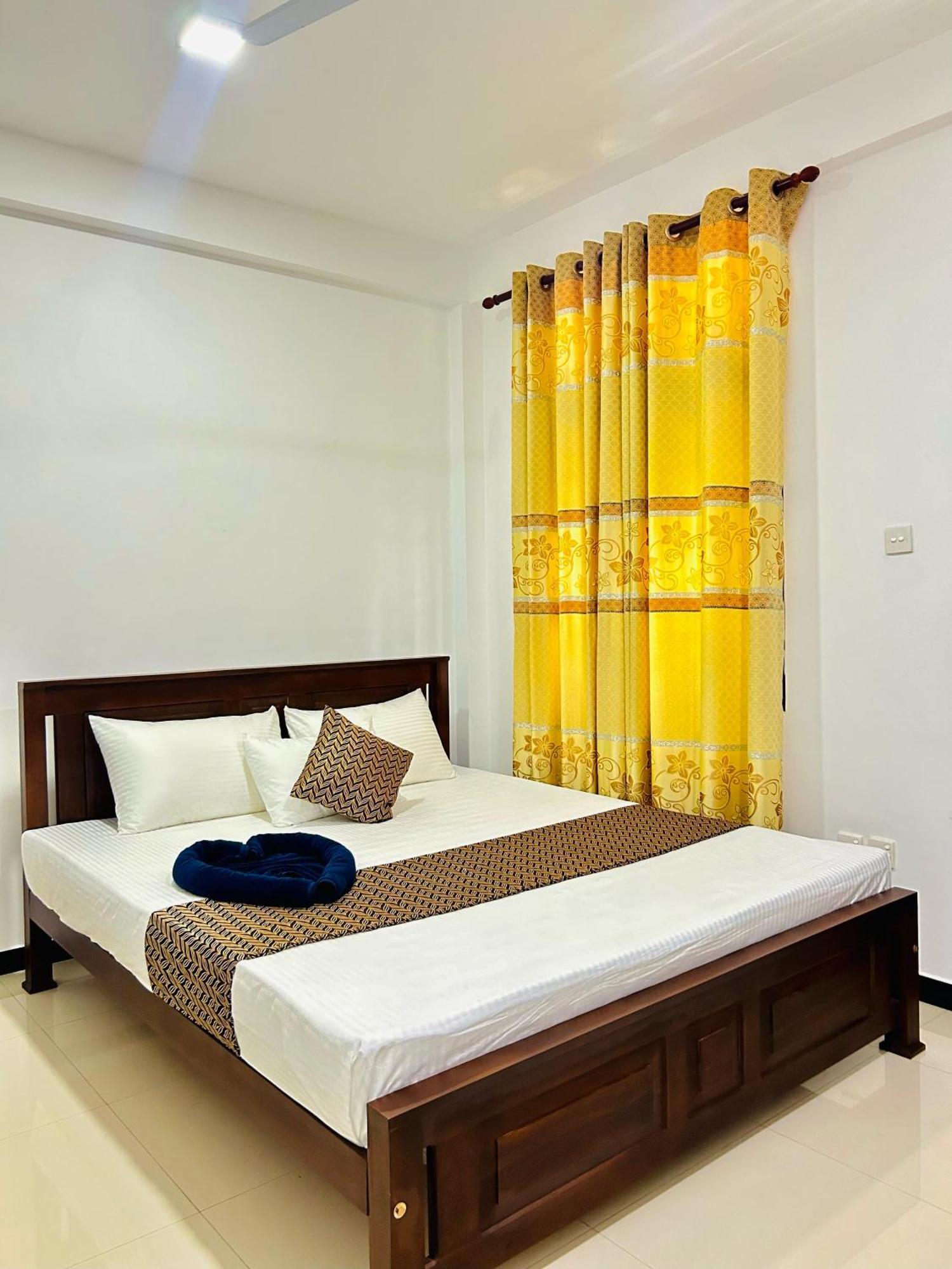 Crystal Wave Holiday Resort Polhena Matara Extérieur photo
