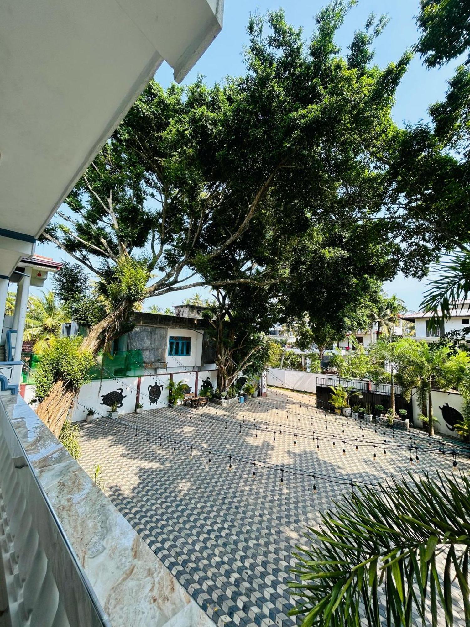 Crystal Wave Holiday Resort Polhena Matara Extérieur photo